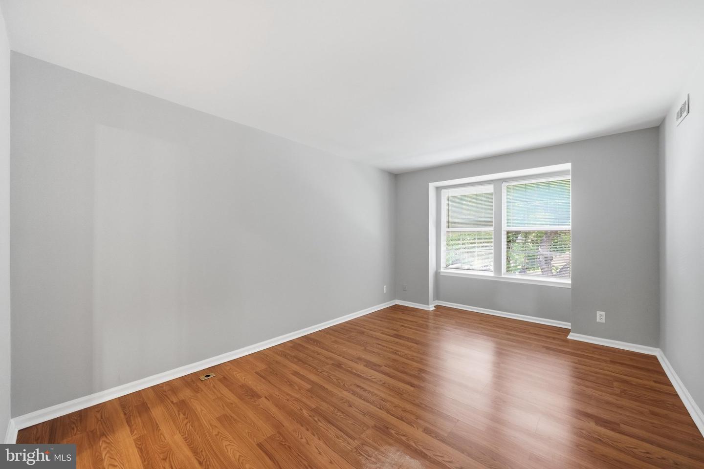 20307 Beaconfield Ter #102 Property Photo 22