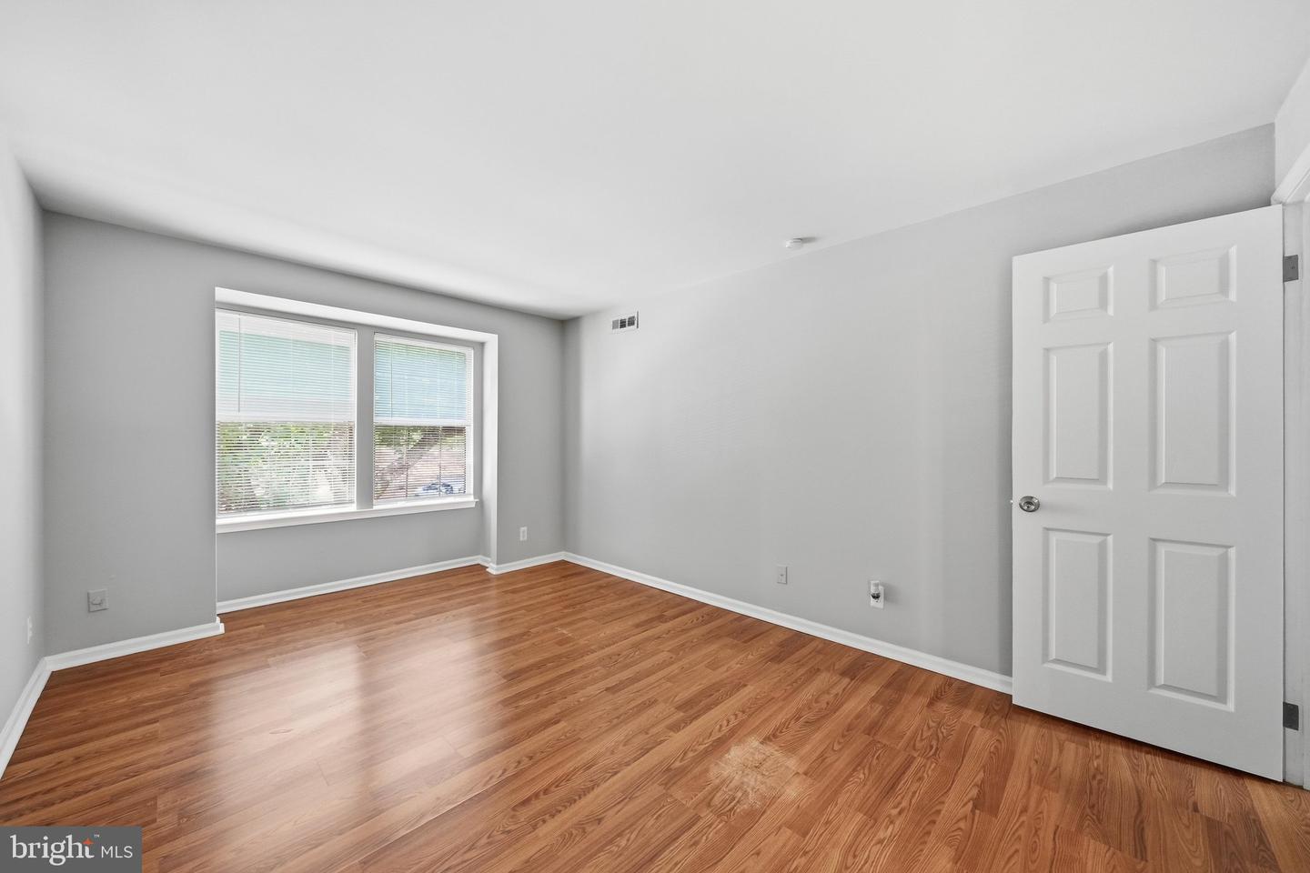 20307 Beaconfield Ter #102 Property Photo 23