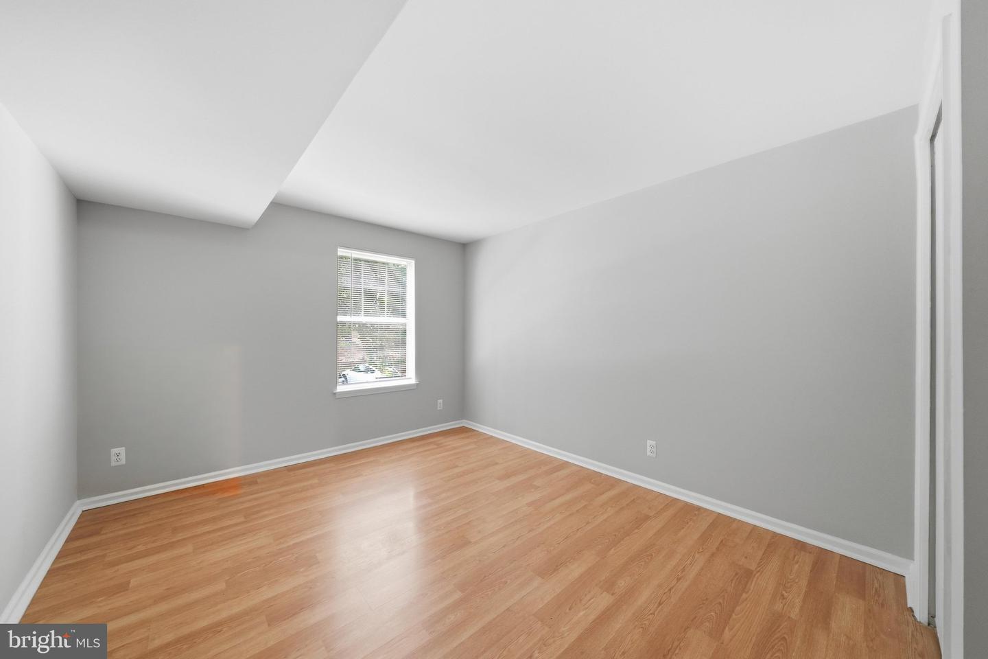 20307 Beaconfield Ter #102 Property Photo 26