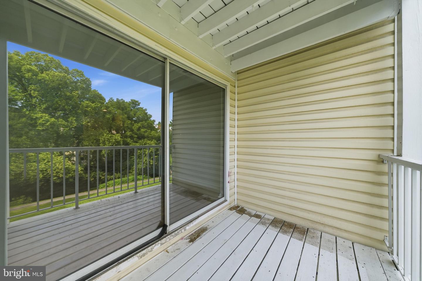20307 Beaconfield Ter #102 Property Photo 34