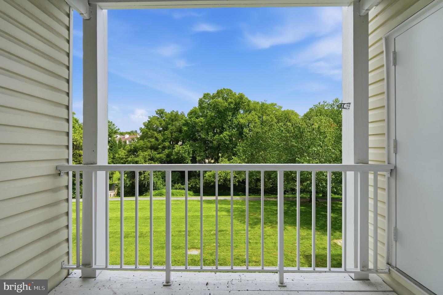 20307 Beaconfield Ter #102 Property Photo 35