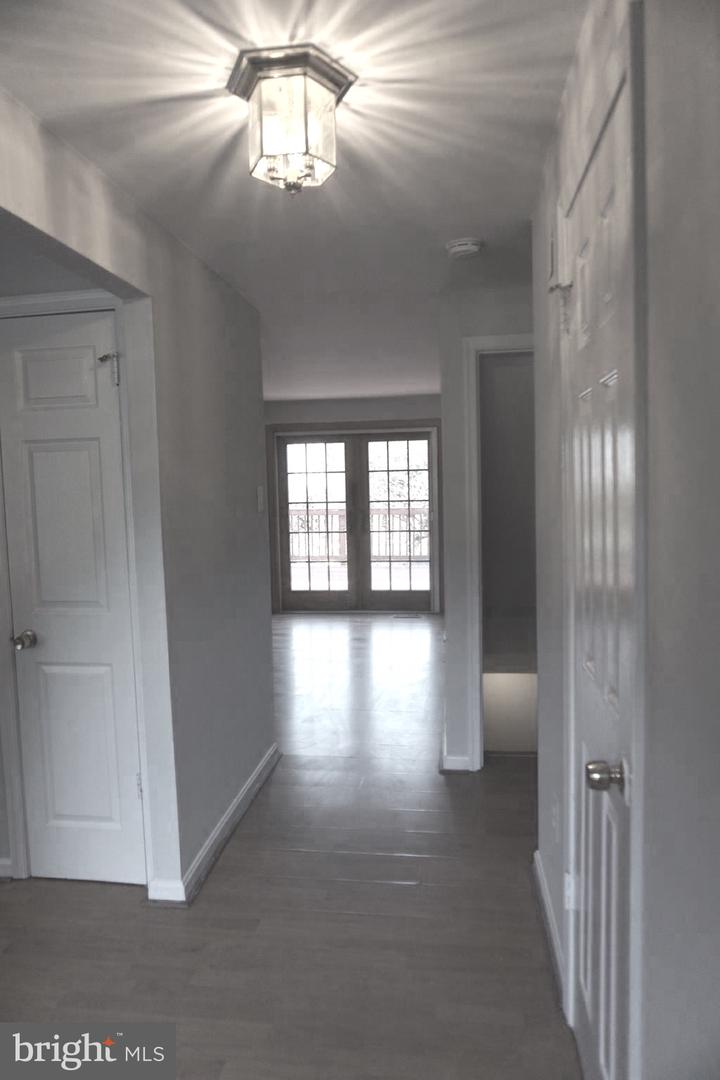 19 Shady Spring Pl Property Photo 4