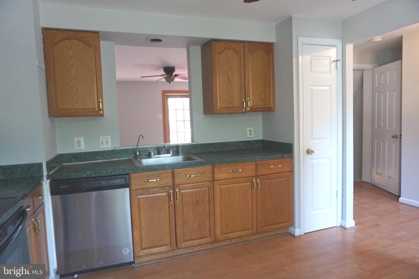 19 Shady Spring Pl Property Photo 5