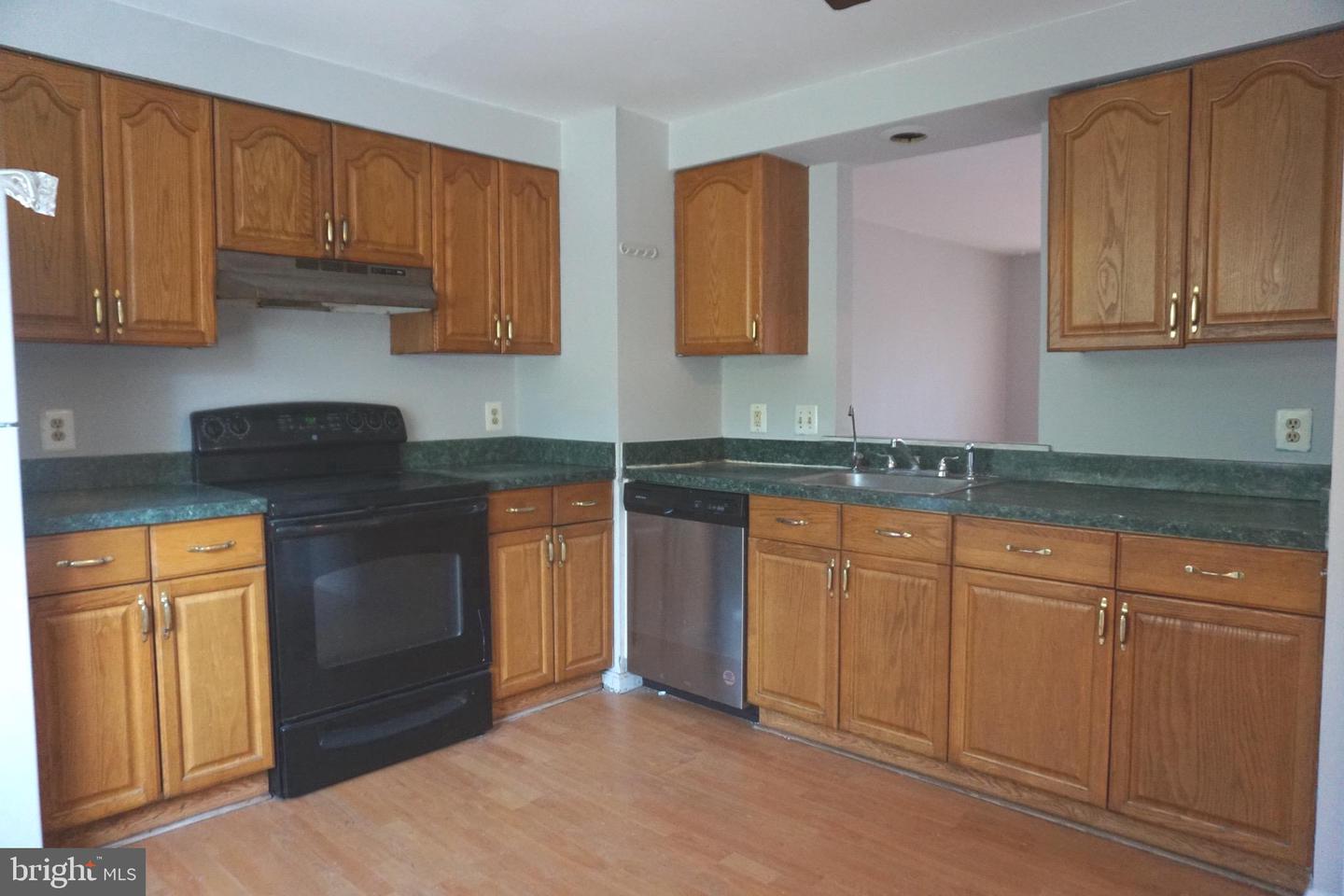 19 Shady Spring Pl Property Photo 6