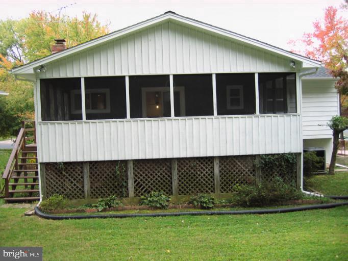 1010 Julian Pl Property Photo 4