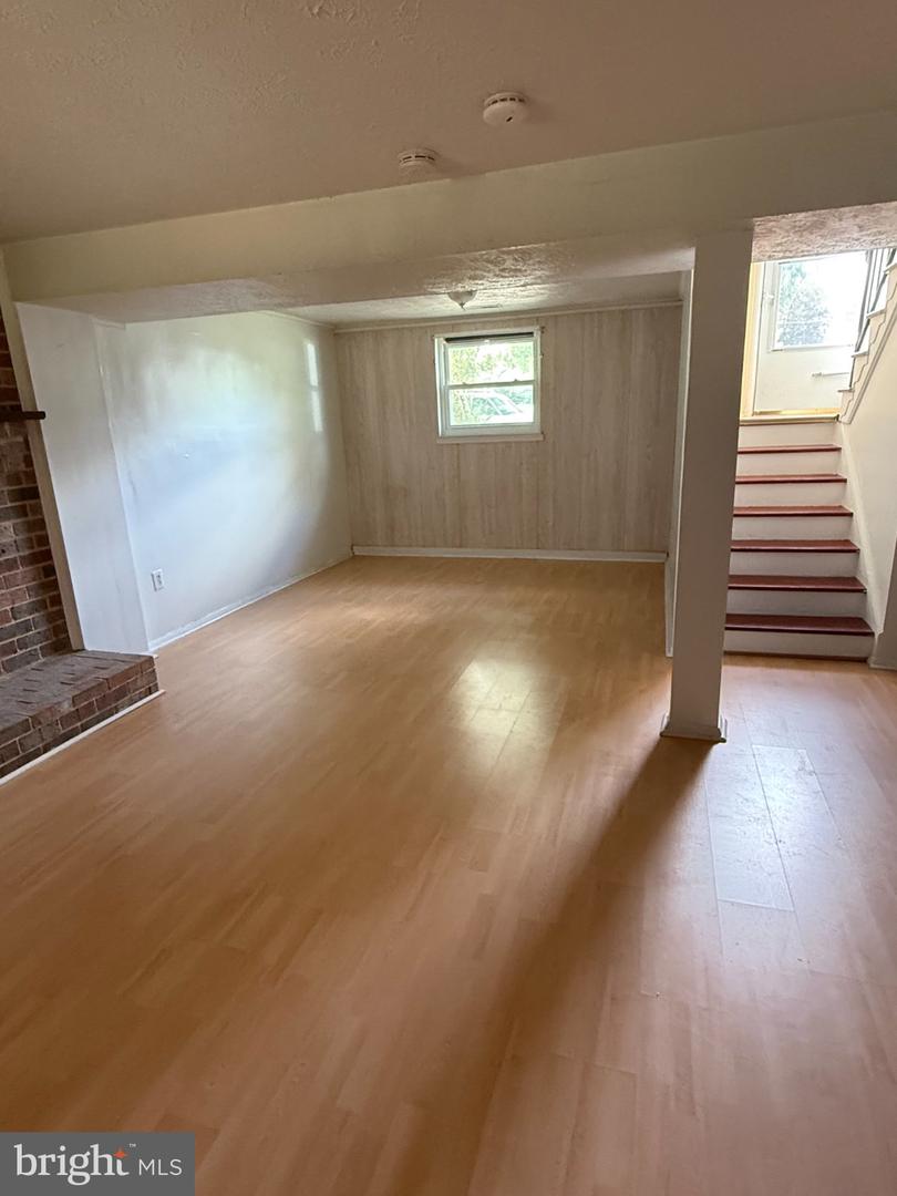 1010 Julian Pl Property Photo 6