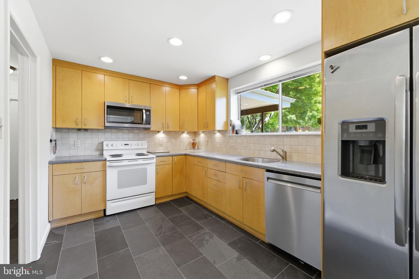 11408 Gilsan St Property Photo 7