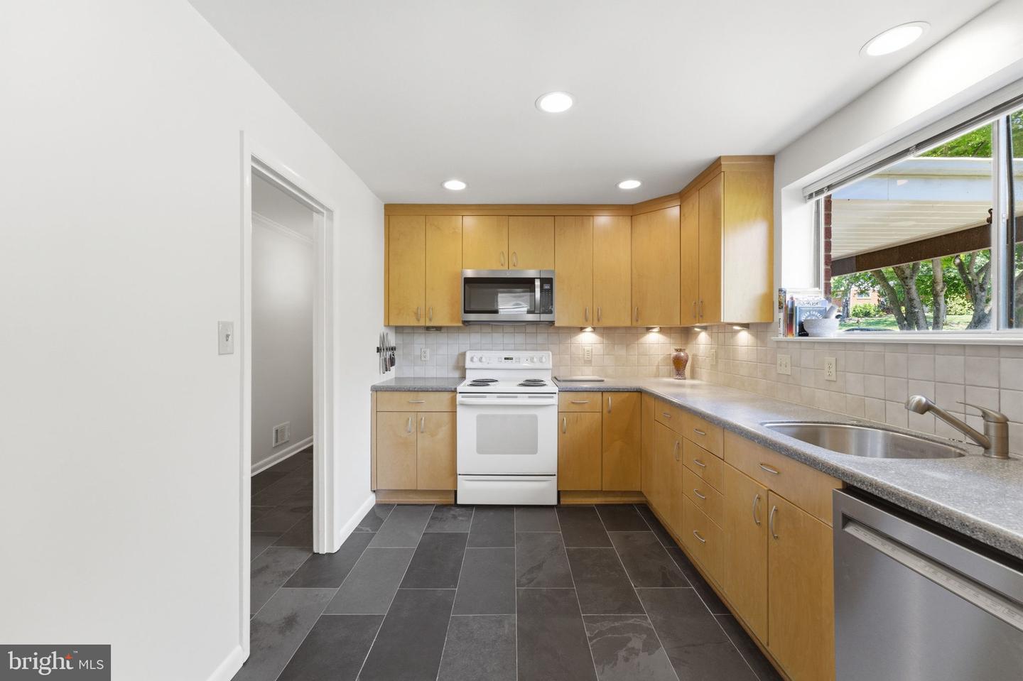 11408 Gilsan St Property Photo 10