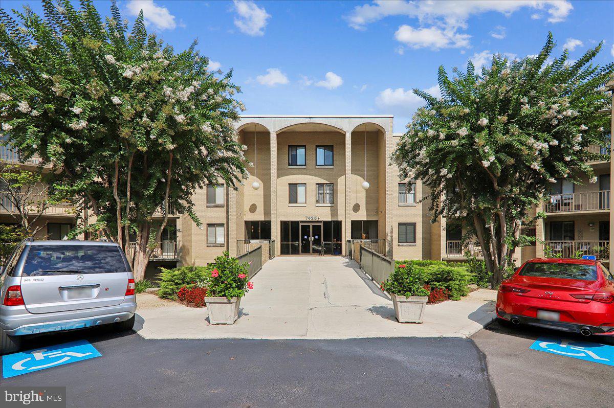 7425 Democracy Blvd #a-316 Property Photo 1