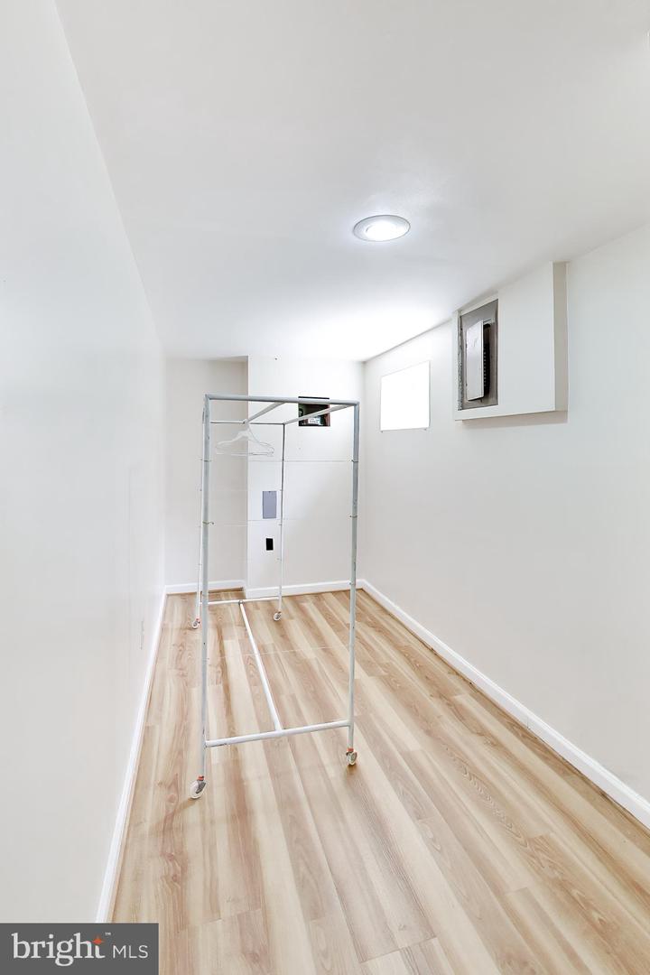 3951 Wendy Ln Property Photo 32