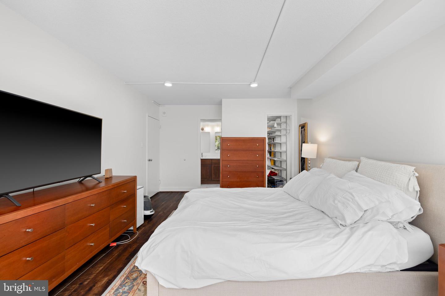 4515 Willard Ave #509s Property Photo 28