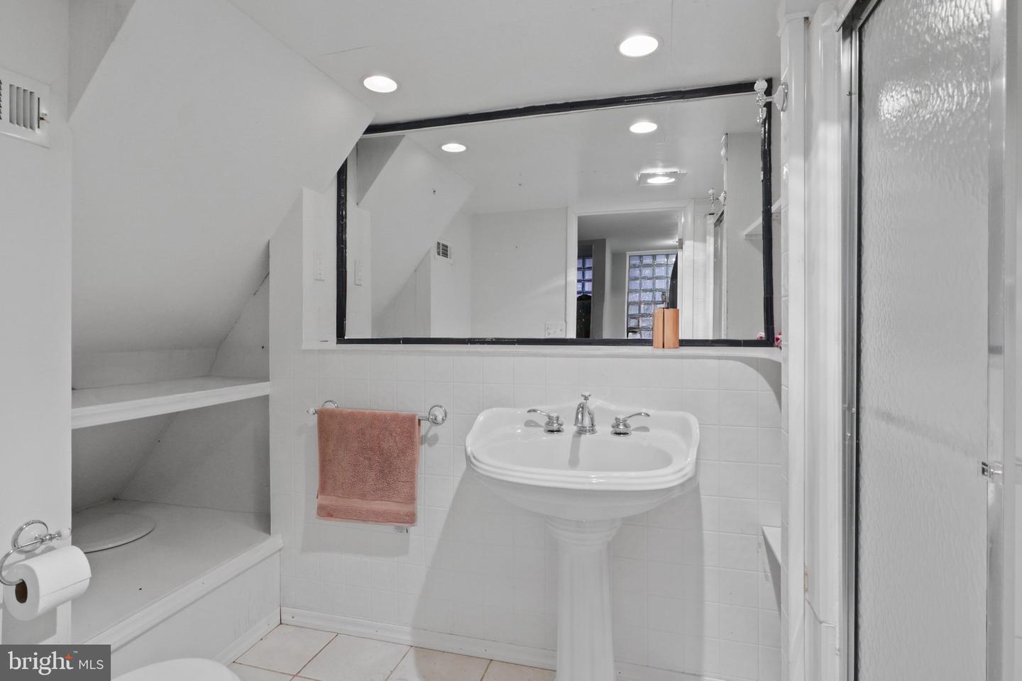 206 Grove Ave Property Photo 38