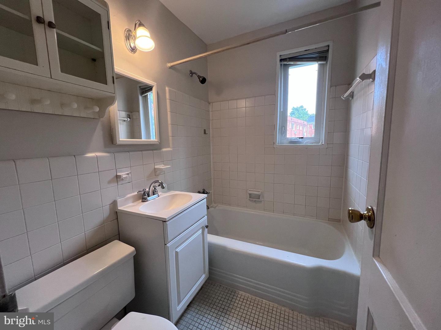 10413 Montrose Ave #m-201 Property Photo 18