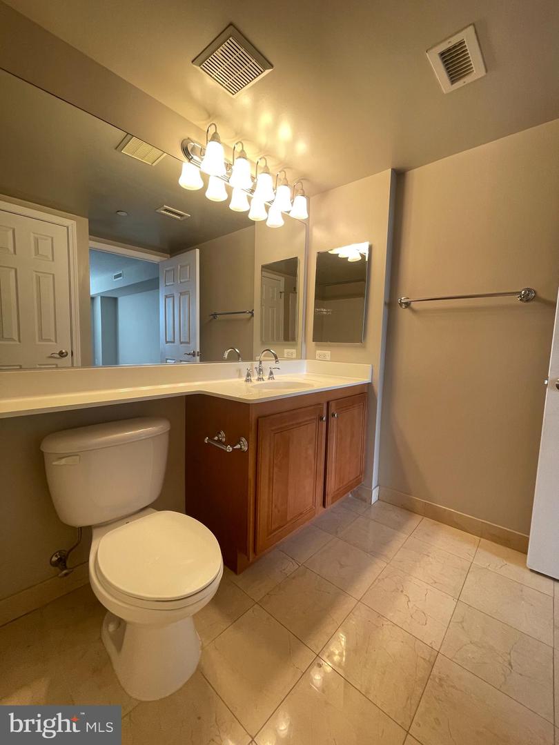 11710 Old Georgetown Rd #802 Property Photo 15