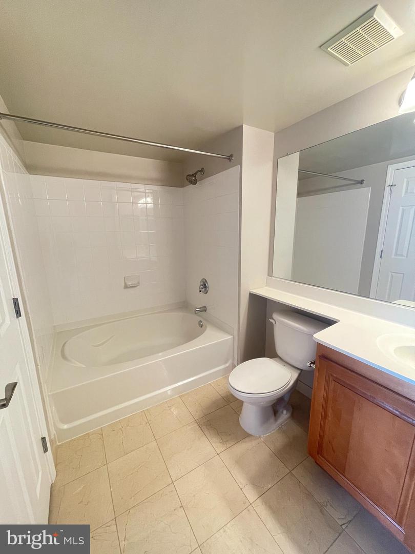 11710 Old Georgetown Rd #802 Property Photo 16