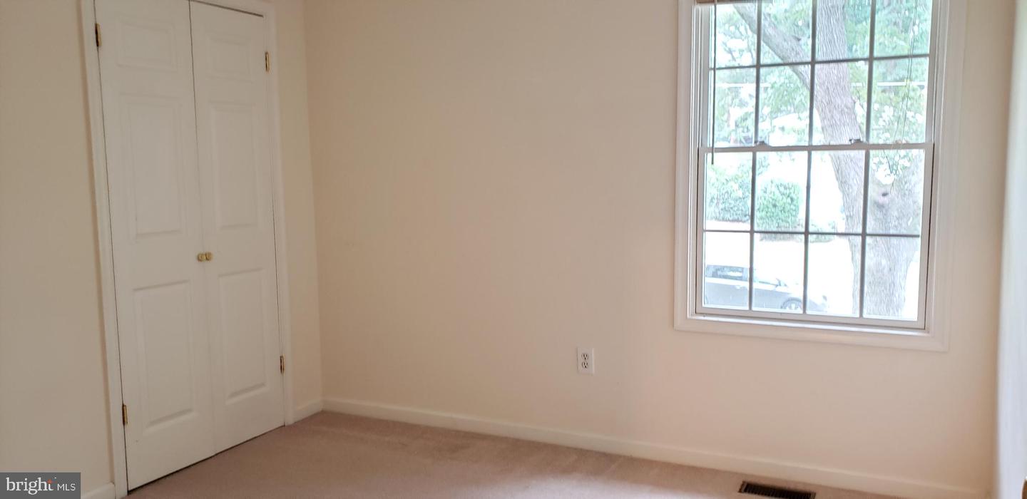 10316 Royal Rd Property Photo 8