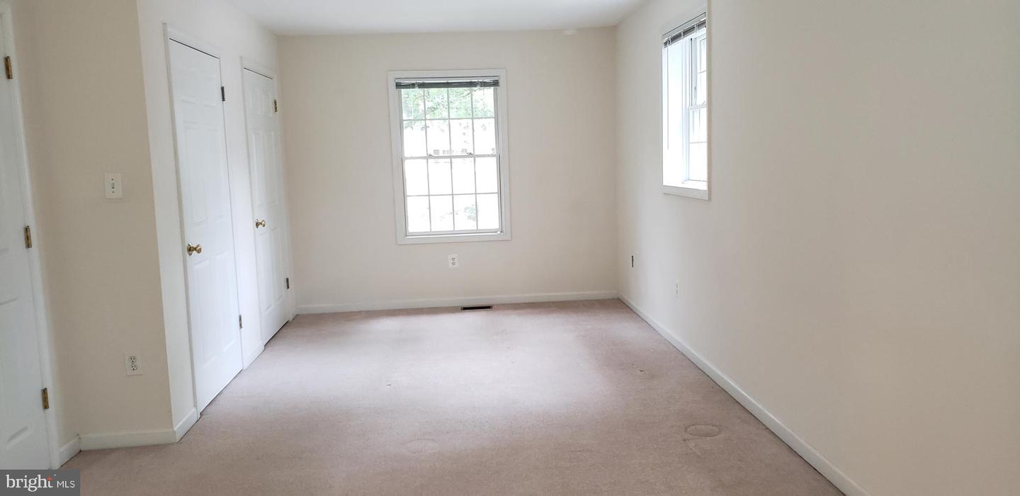 10316 Royal Rd Property Photo 9