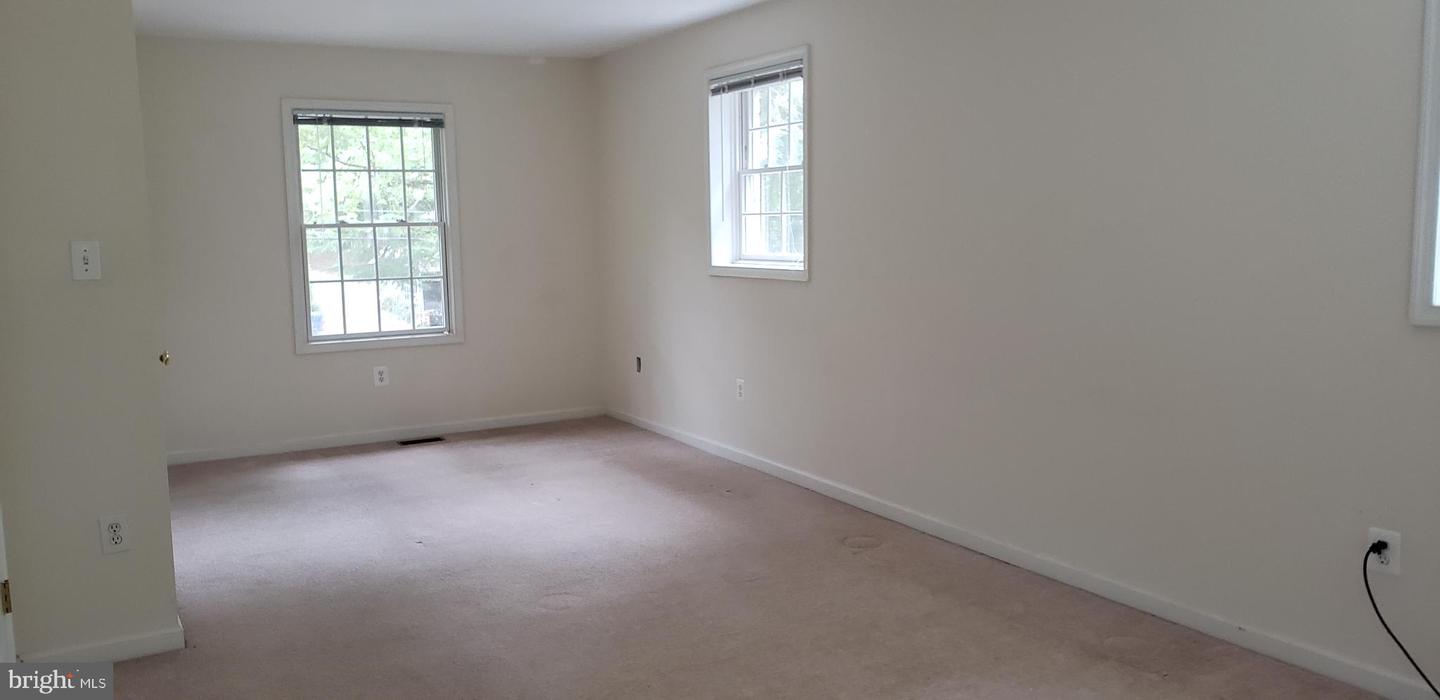 10316 Royal Rd Property Photo 11