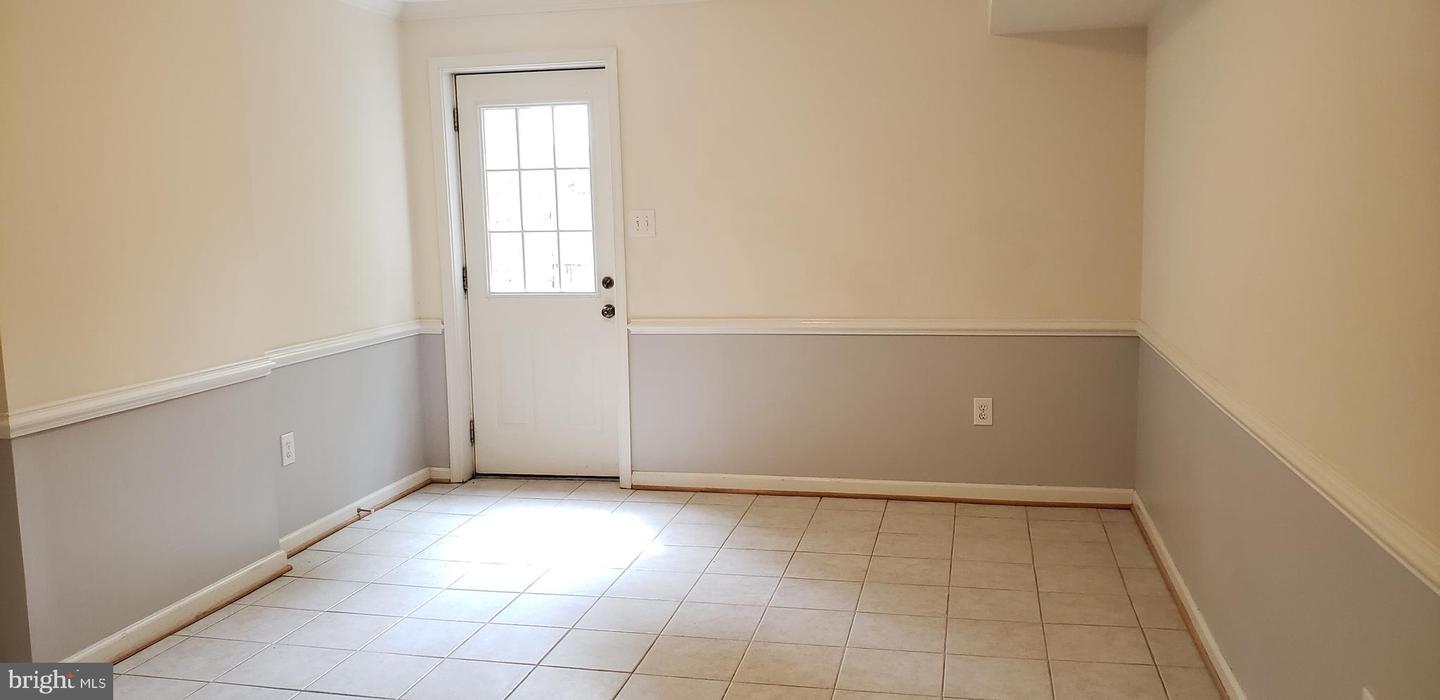 10316 Royal Rd Property Photo 18