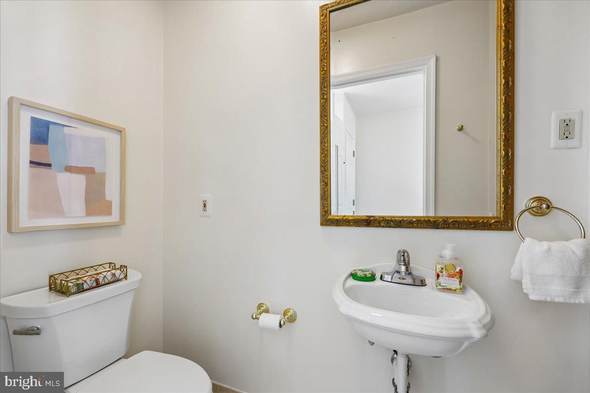 5805 Roosevelt St Property Photo 20