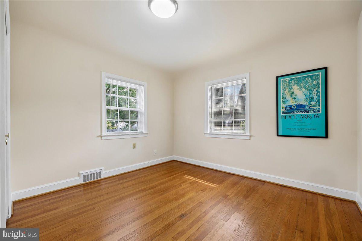 5805 Roosevelt St Property Photo 33