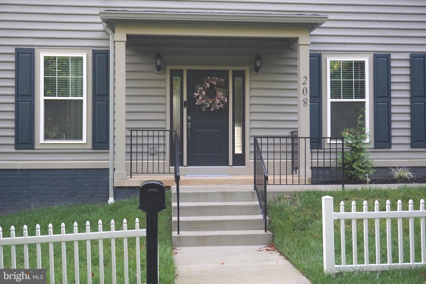 208 Bryan Ave Property Photo 1