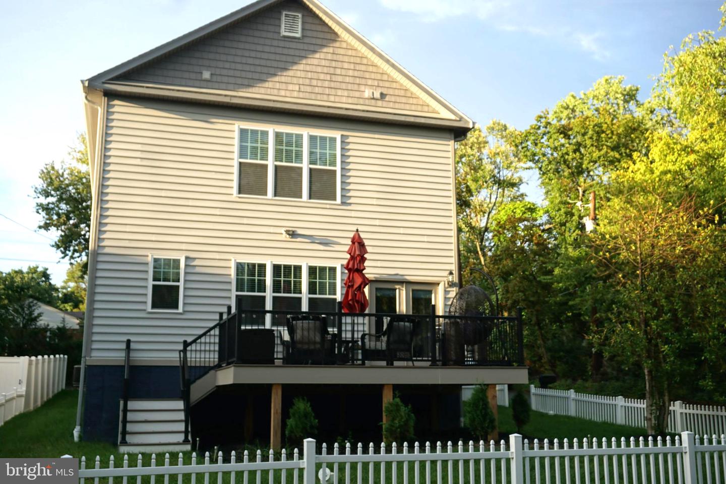 208 Bryan Ave Property Photo 4