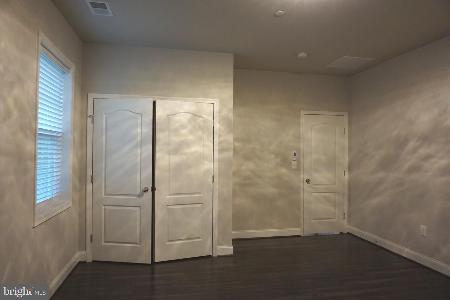 208 Bryan Ave Property Photo 23