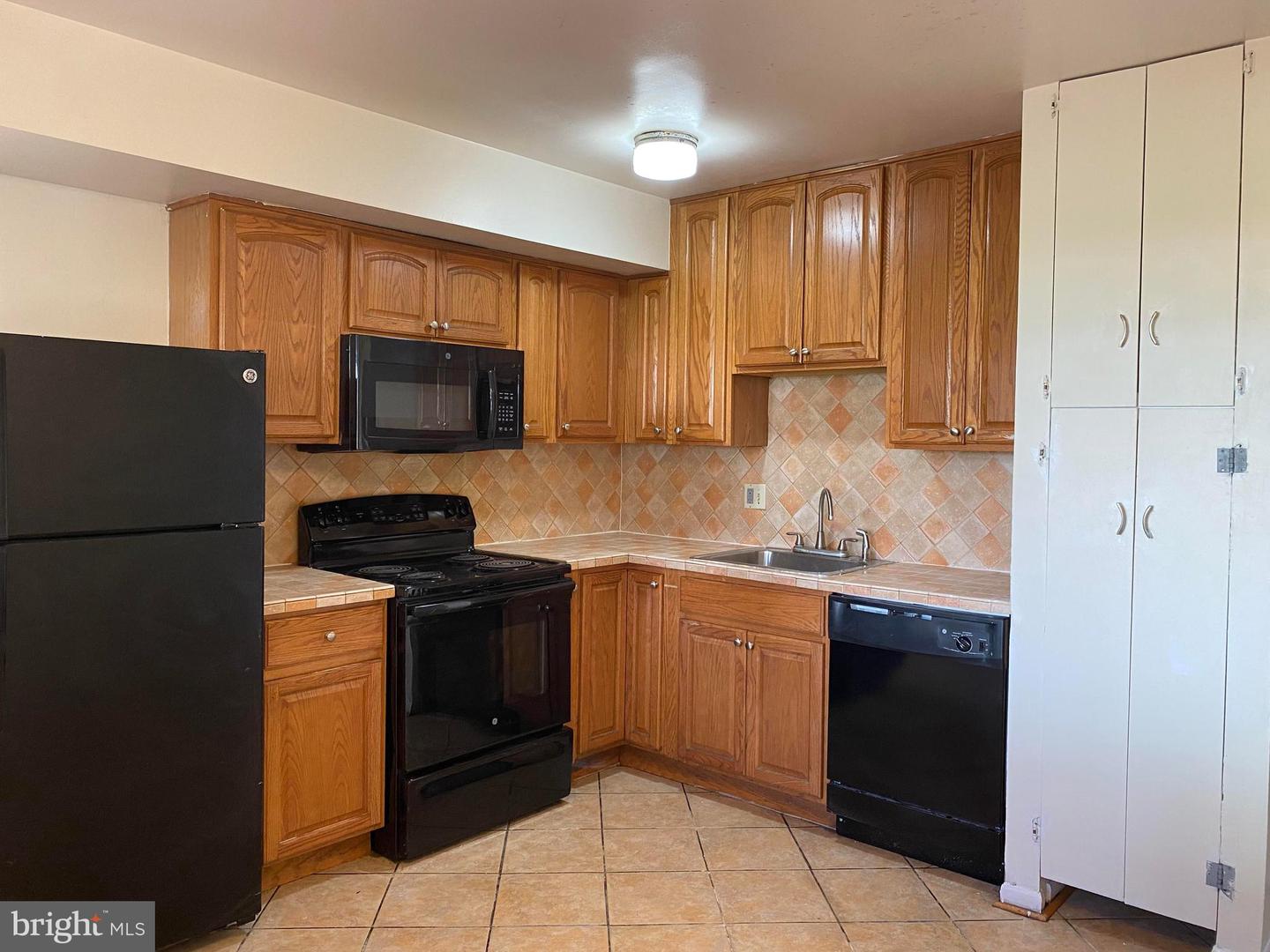 12909 Chathlake Ln Property Photo 4