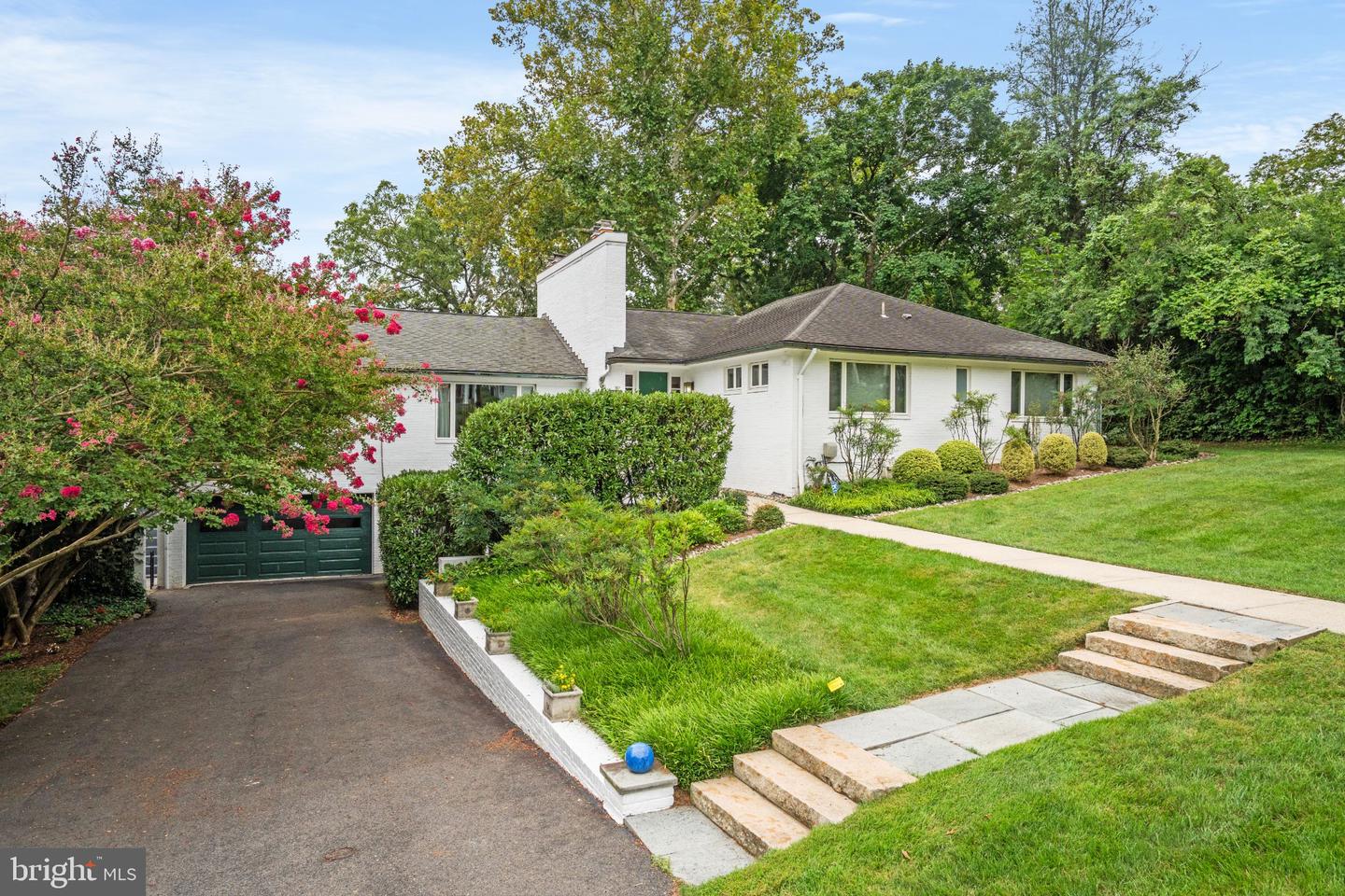 9219 Levelle Dr Property Photo 1
