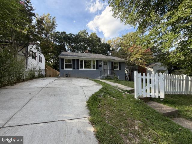 128 Whitmoor Ter Property Photo 1