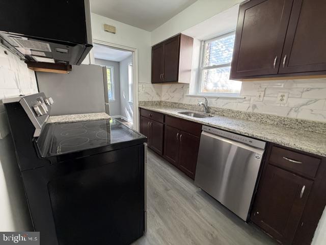 128 Whitmoor Ter Property Photo 4
