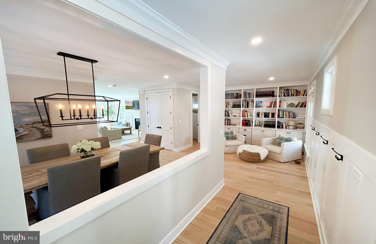 6427 83rd Pl Property Photo 4