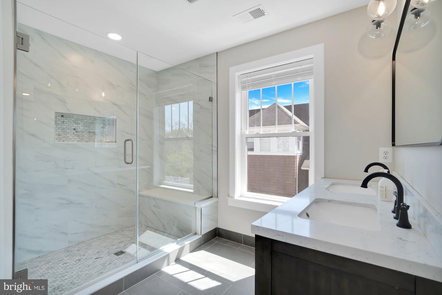 6427 83rd Pl Property Photo 17