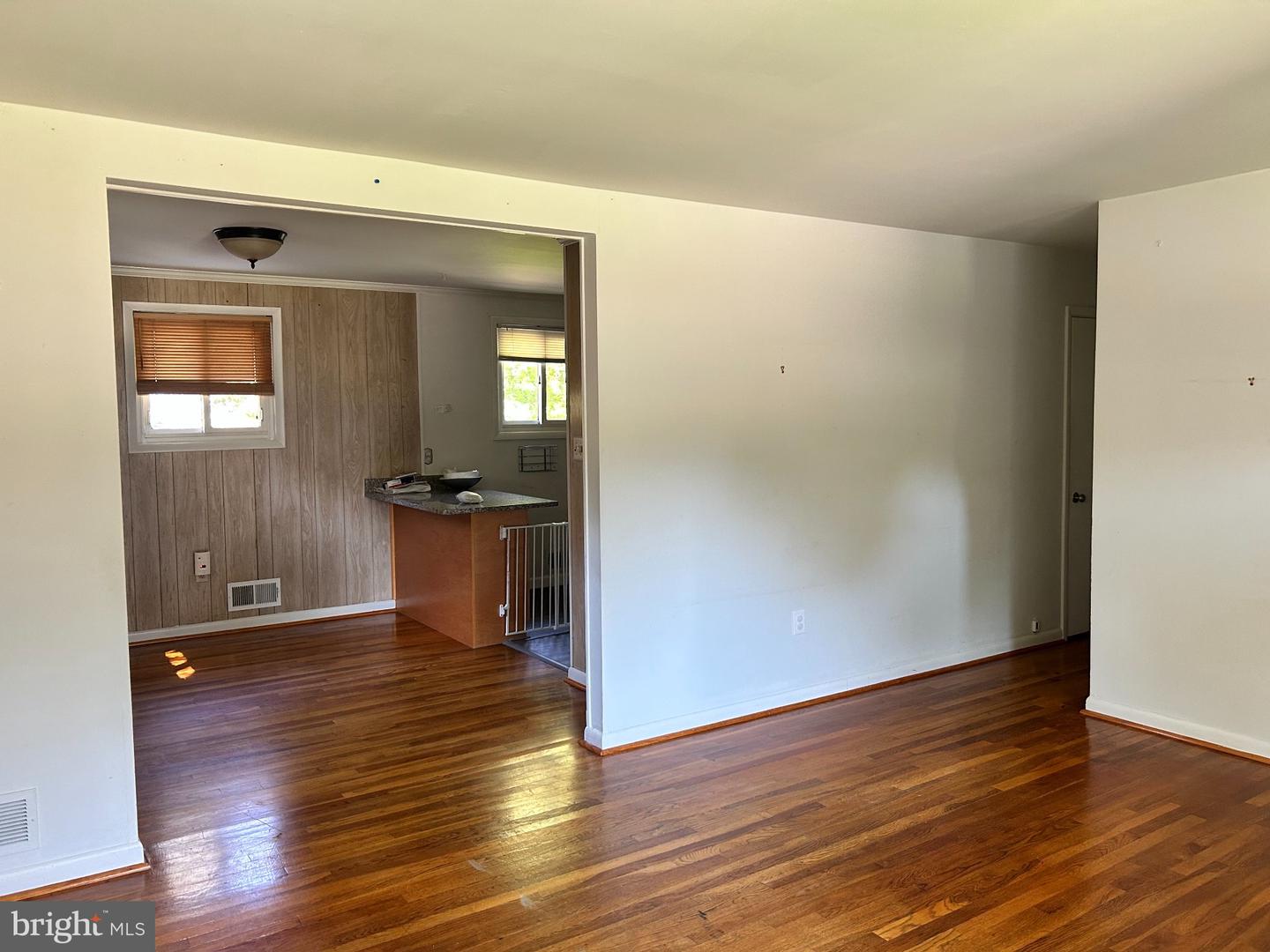 11004 Schuylkill Rd Property Photo 6