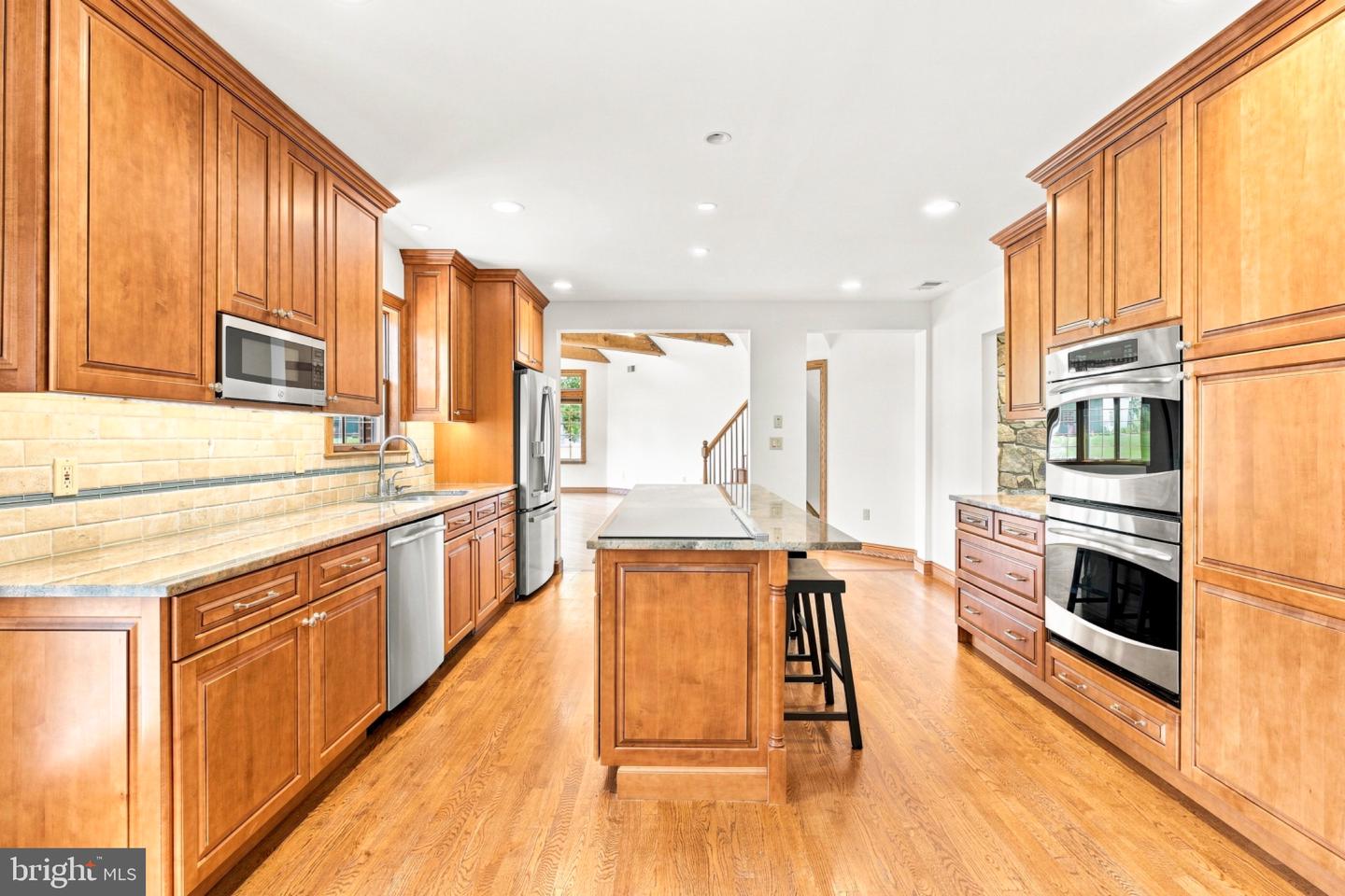 318 Duxbury Rd Property Photo 6