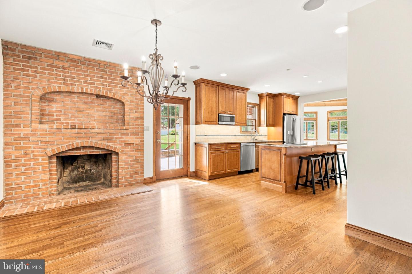 318 Duxbury Rd Property Photo 10