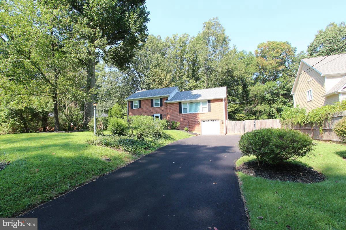 6915 WILSON LN Property Photo 1
