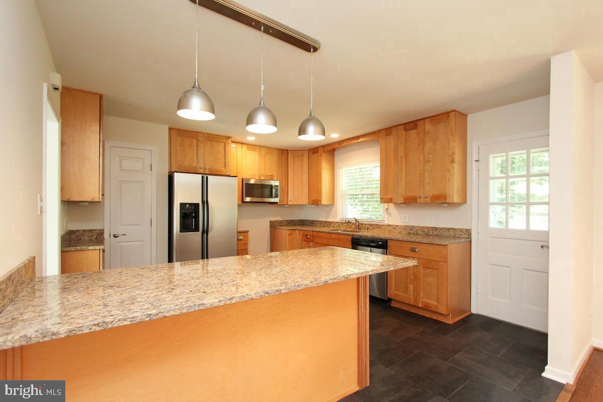 6915 Wilson Ln Property Photo 8
