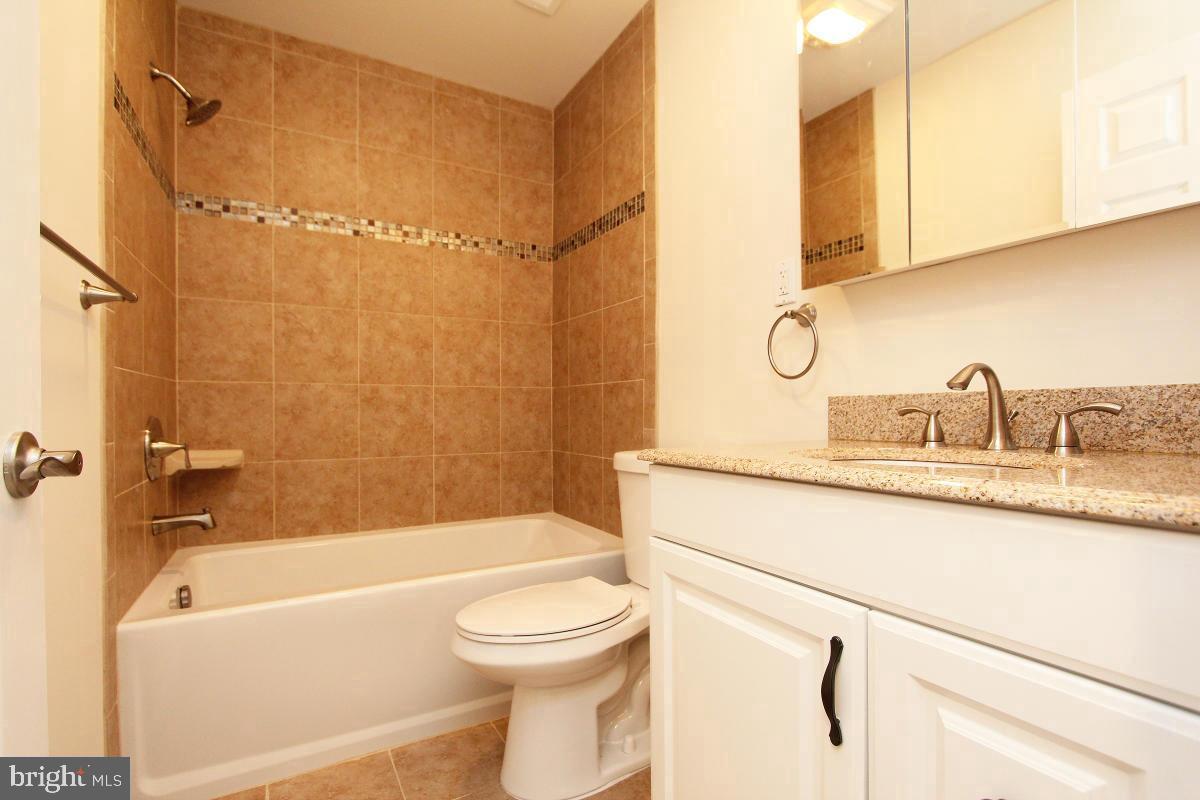 6915 Wilson Ln Property Photo 11