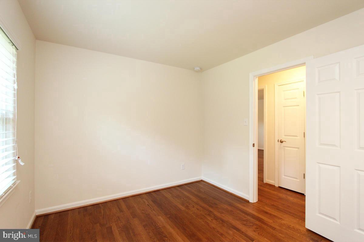 6915 Wilson Ln Property Photo 12