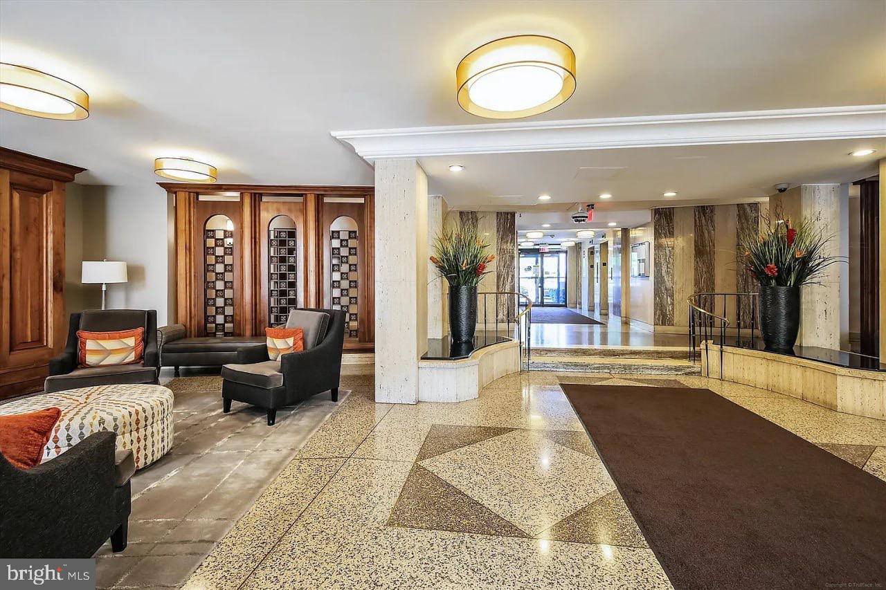 1111 University Blvd W #717-a Property Photo 4
