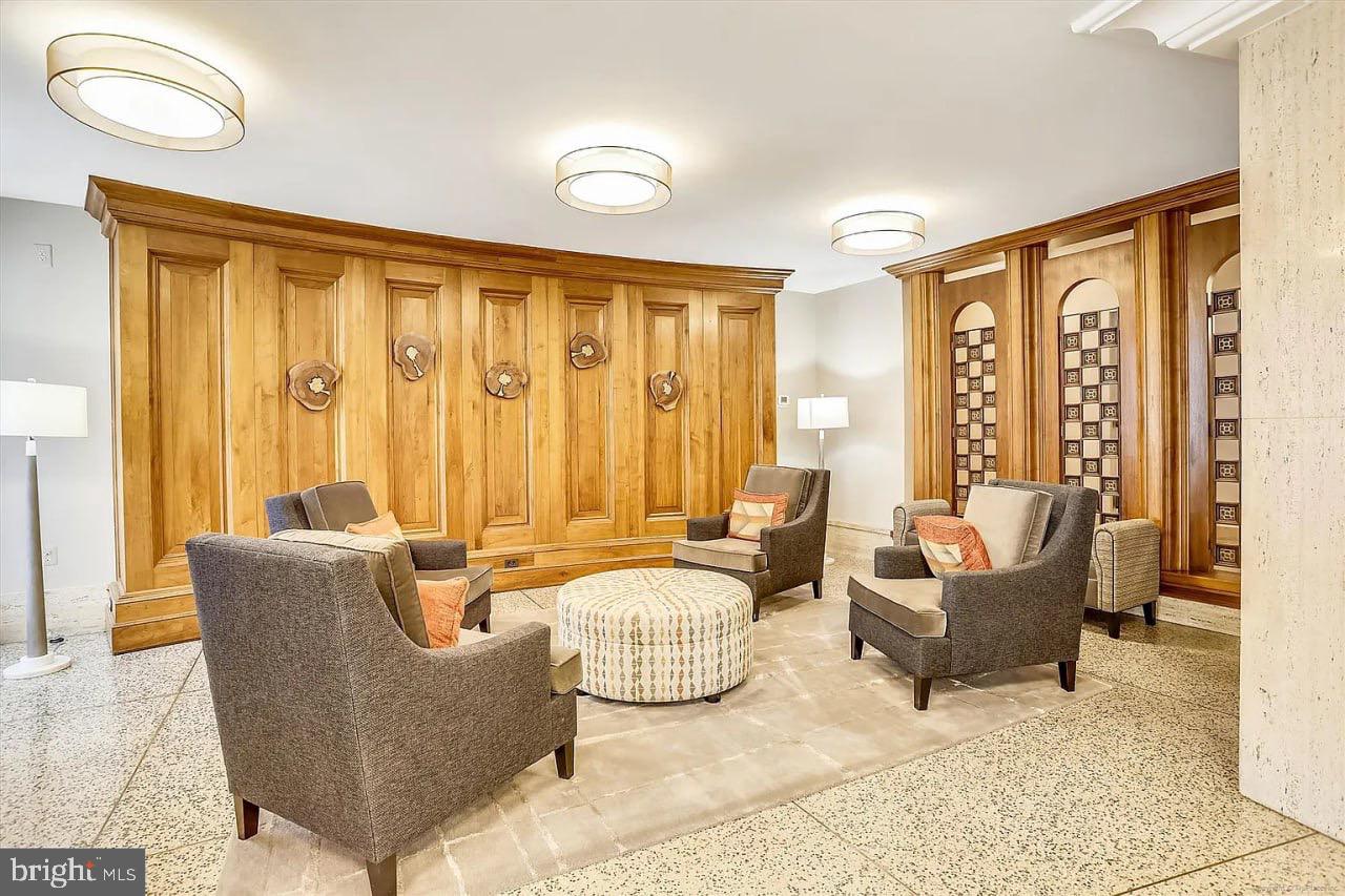 1111 University Blvd W #717-a Property Photo 5