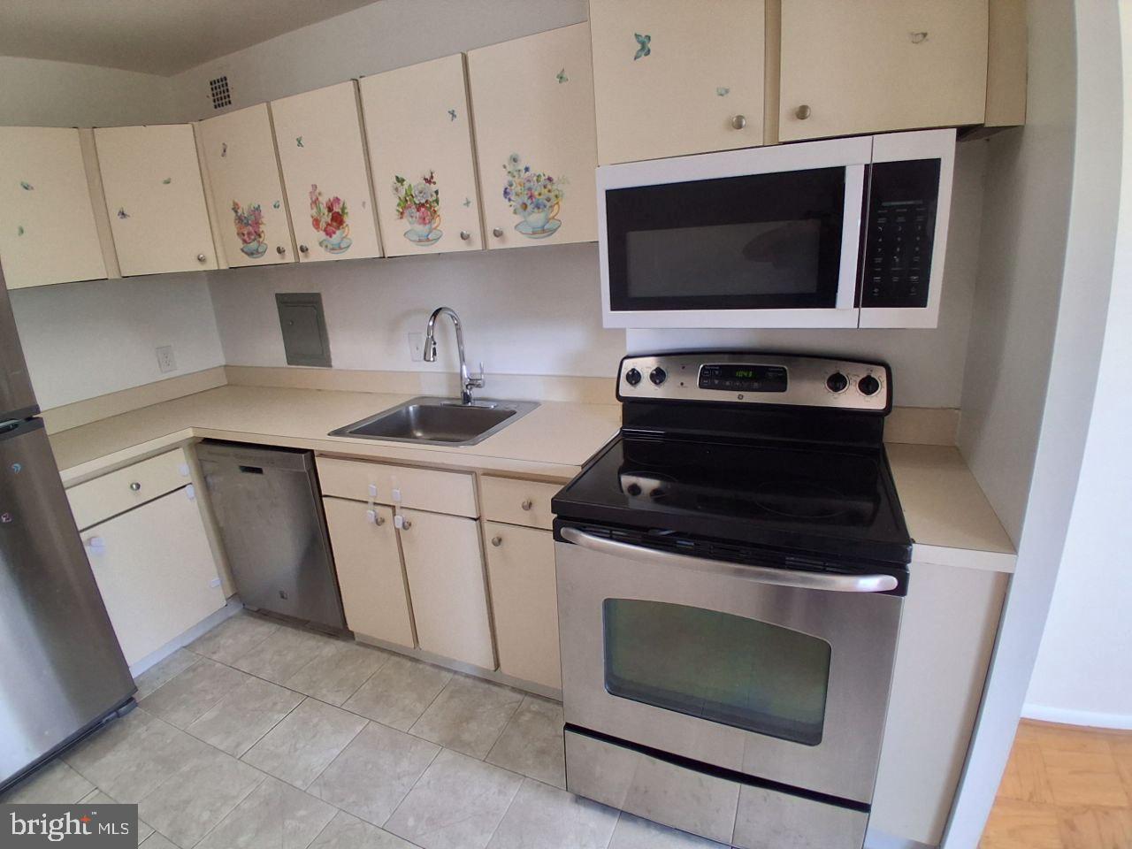 1111 University Blvd W #717-a Property Photo 9