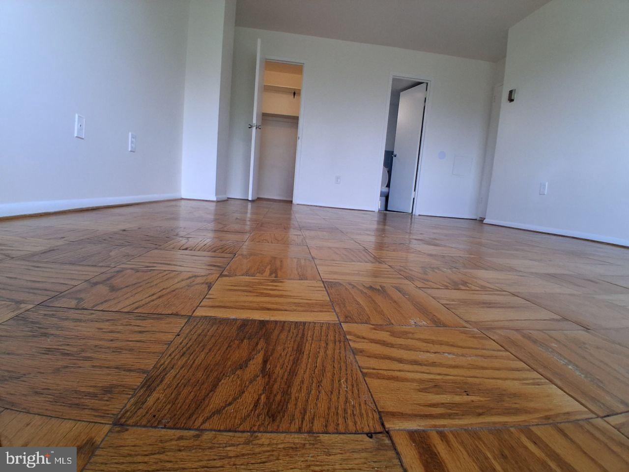 1111 University Blvd W #717-a Property Photo 19