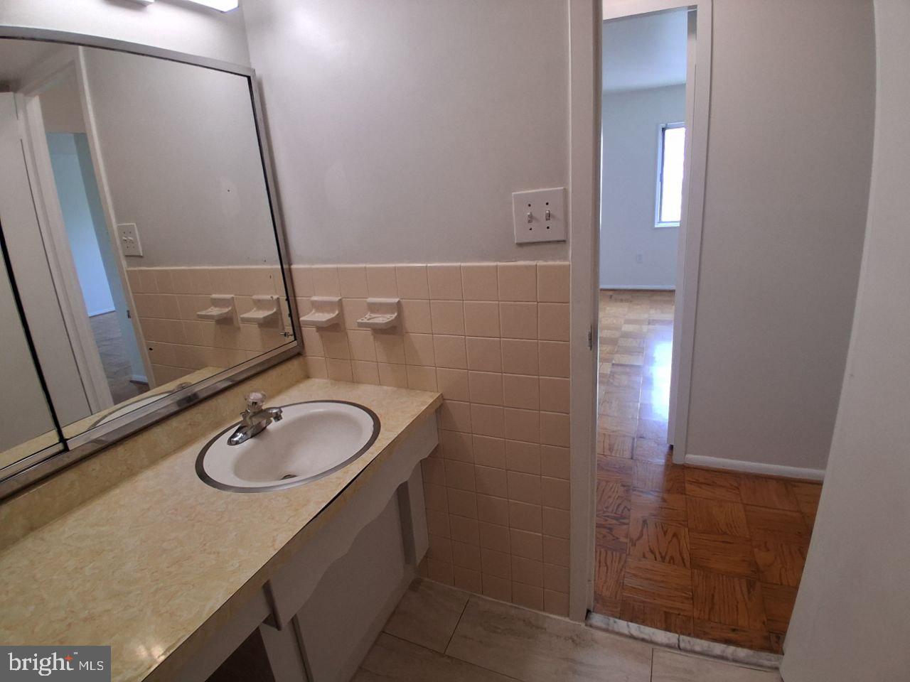 1111 University Blvd W #717-a Property Photo 34