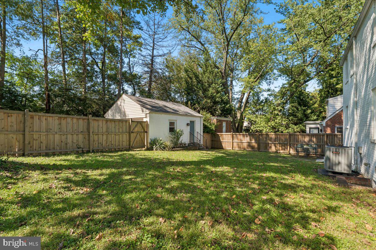 9500 Woodland Dr Property Photo 29