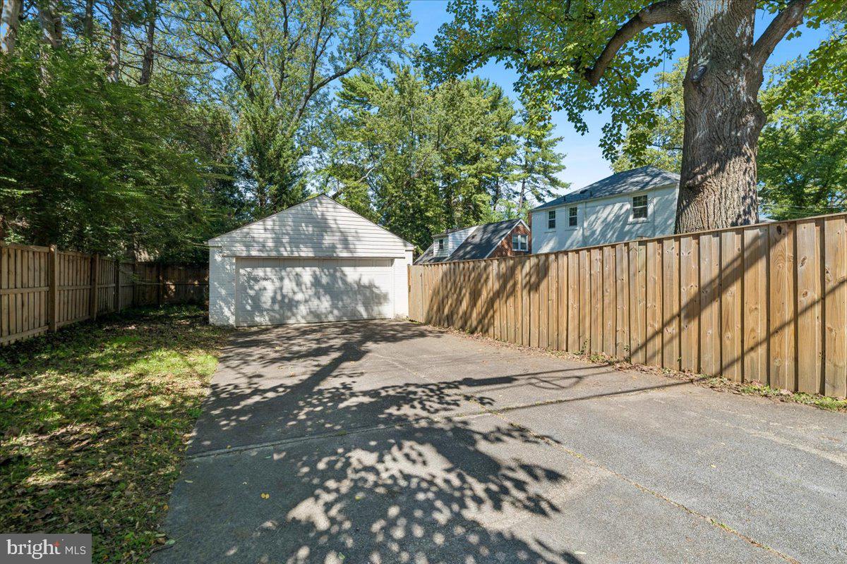 9500 Woodland Dr Property Photo 31