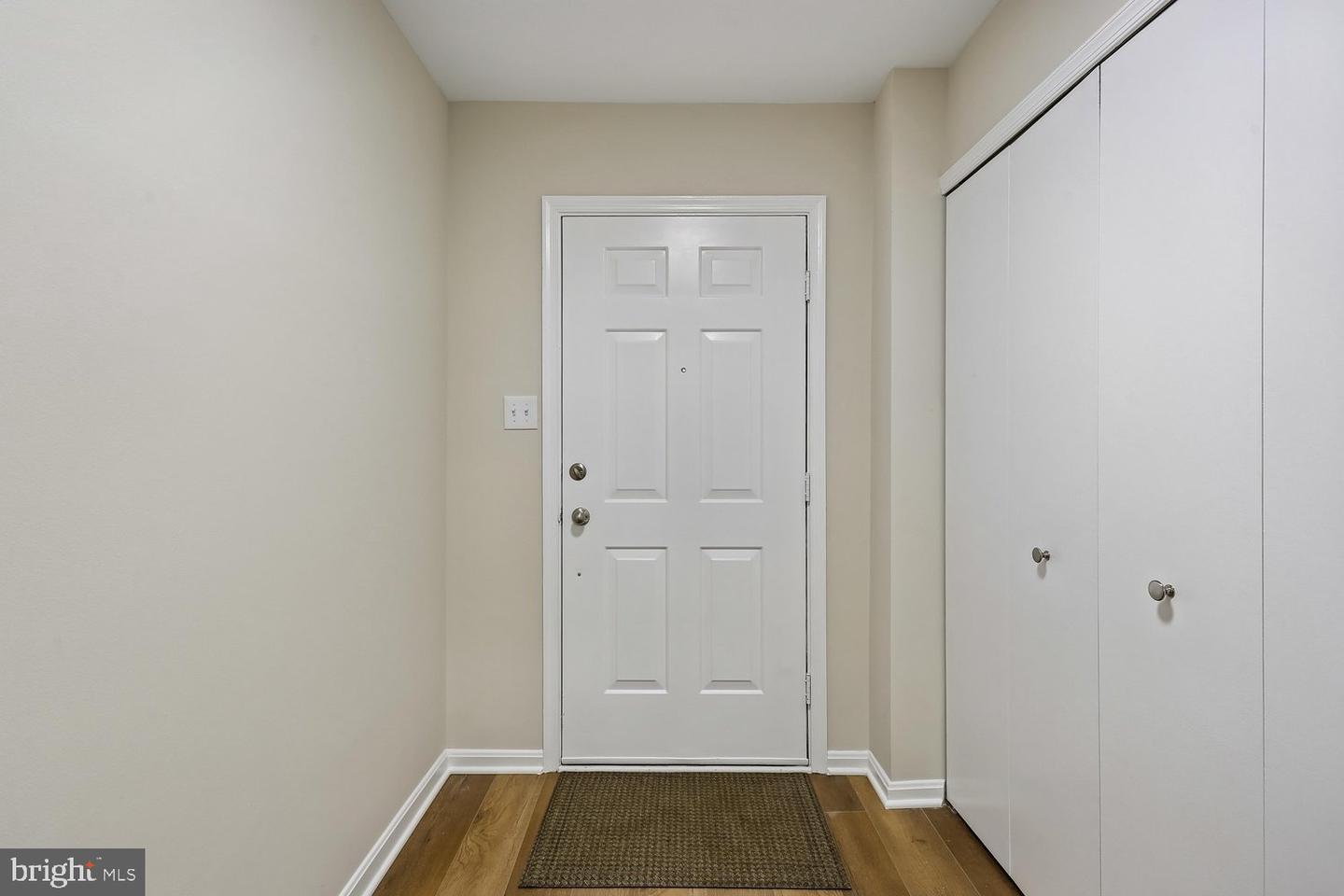 10826 Douglas Ave Property Photo 4
