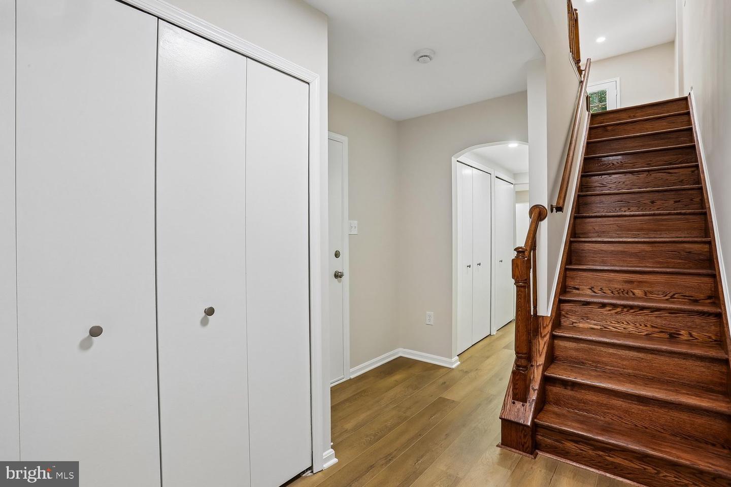 10826 Douglas Ave Property Photo 5